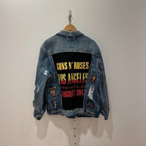 🔥 NBA STAR Karl-Anthony Towns personal item. Levi’s Guns N Roses Jacket. 🏀 😍